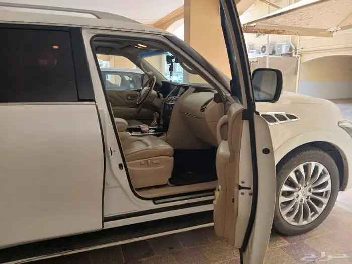 انفينتي QX80 5