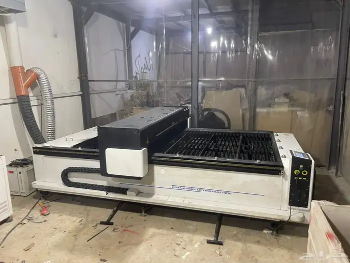 مكينة قص ليزر ( CO2 ) 2