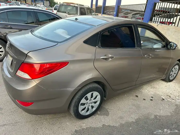 للبيع اكسنت 2013 5