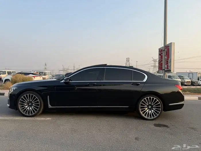 BMW 750 خليجي موجودة بدبي موديل 2021 موجودة بدبي 17