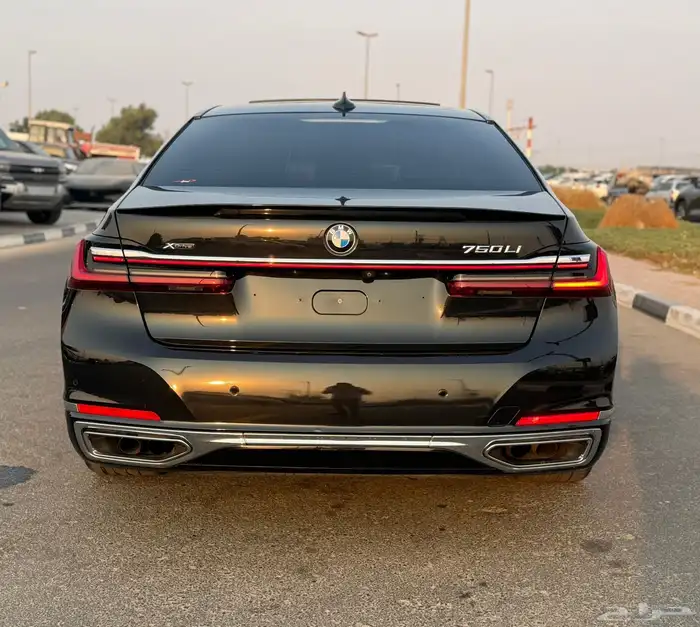 BMW 750 خليجي موجودة بدبي موديل 2021 موجودة بدبي 18