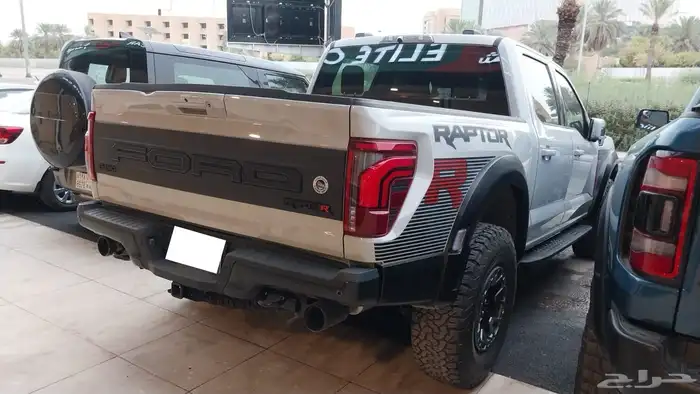 فورد رابتر ار للايجار لموسم الشتويه و الكشتات 2024 رصاصي 3