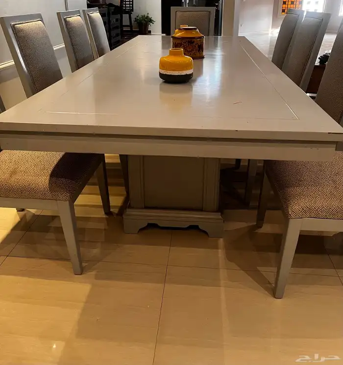 طاوله طعالم تتكون من 10كراسي بحاله جيده 1