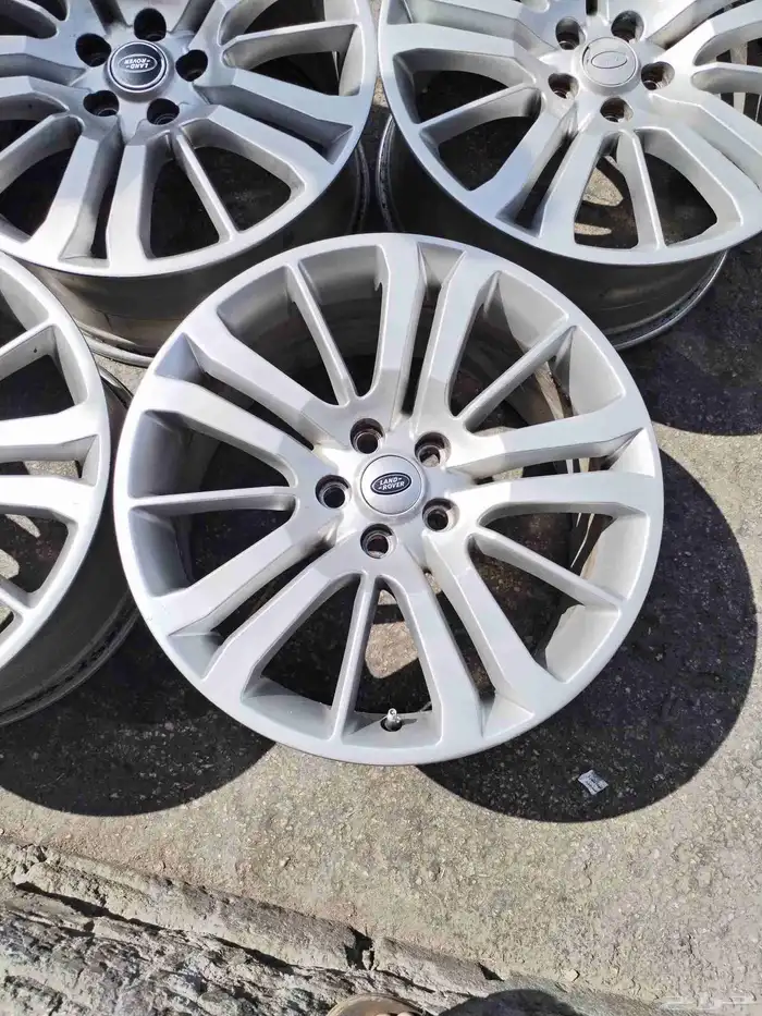 جنوط رنج روفر مقاس 20اصلي وكالة نضيفه مره موديل 2013 6