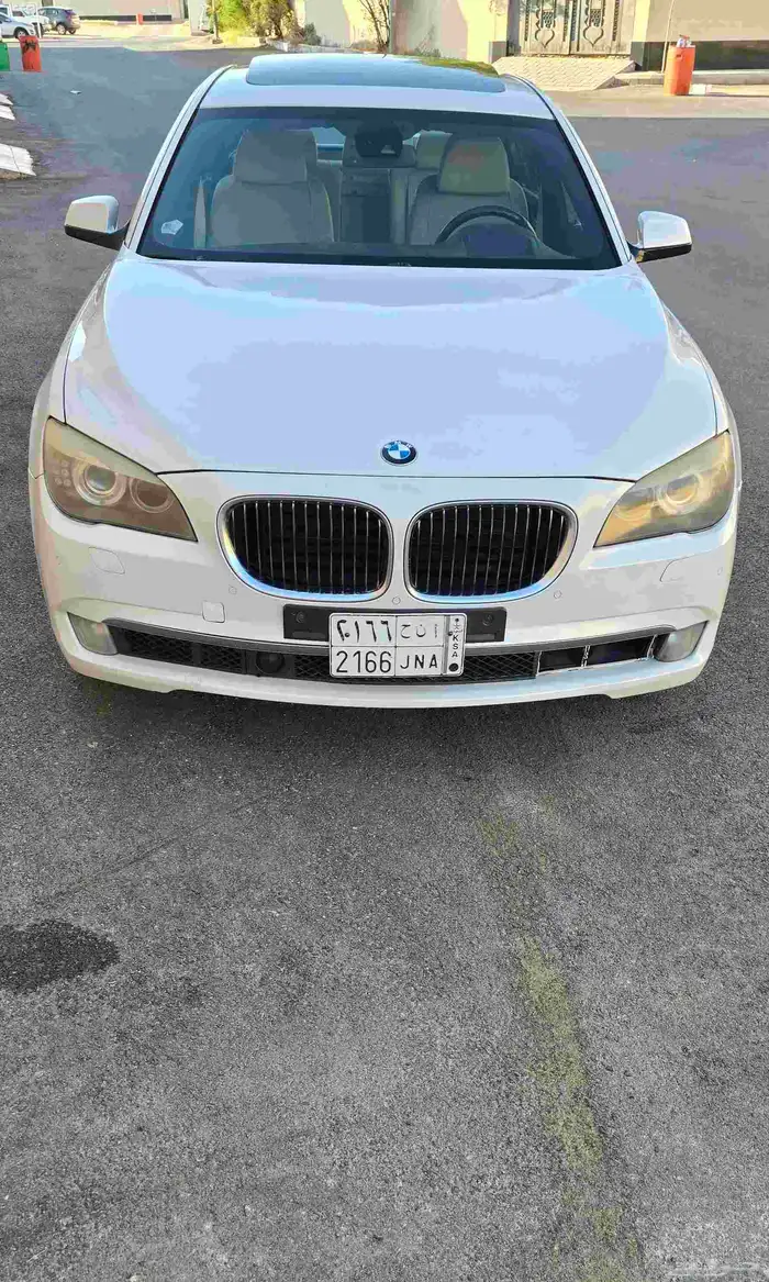 740 بي ام دبليو BMW 2009 ممشى قليل 3