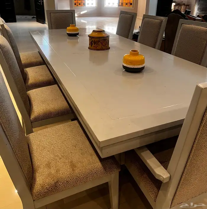 طاوله طعالم تتكون من 10كراسي بحاله جيده 2