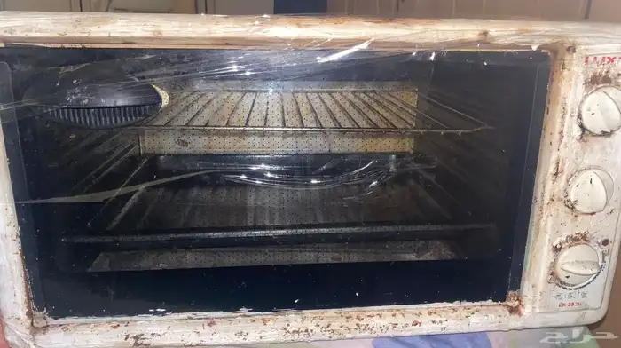فرن قديم بس شغال وحرارته عالية ويسخن ويطبخ كويس 0