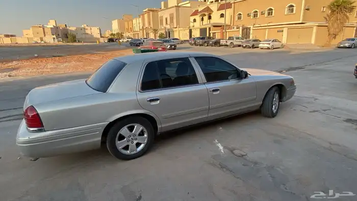 للبيع فور شد بلد على يوجد طقه يسار واضح بصوره مع 4