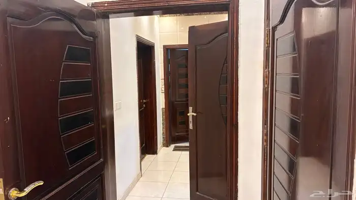 شقة فاخرة مفروشة ثلاث غرف قابله لزيادة تصبح 5 غرف مع مسبح 10