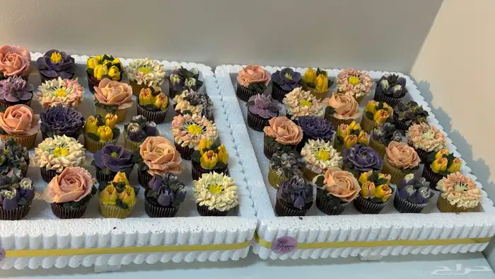 توزيعات ميني كب كيك على شكل ورد ( للاكل) 6