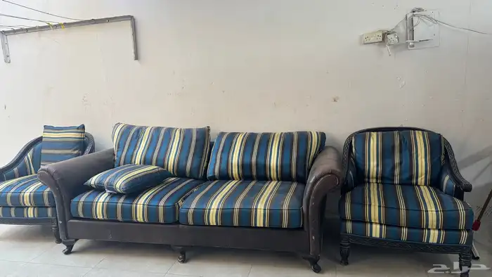 طقمين كنب للبيع 3