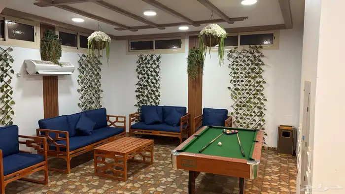 شقة فاخرة مفروشة ثلاث غرف قابله لزيادة تصبح 5 غرف مع مسبح 4