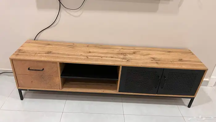 كنب وطاولة قهوه ومكتبة tv كامله للبيع 1