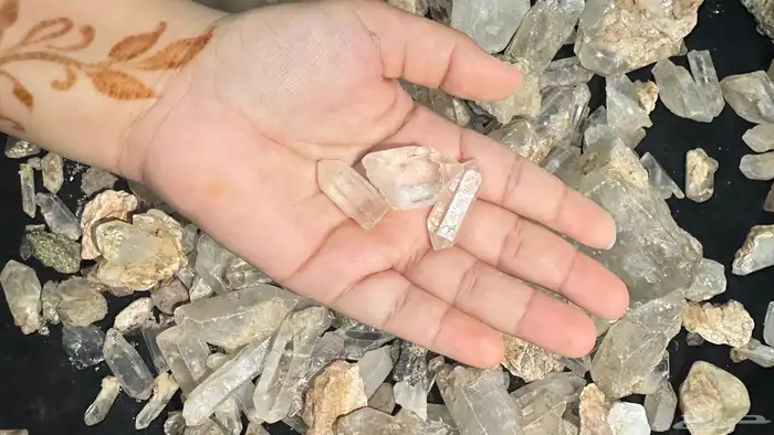 احجار مستخرجه من تحت الارض 27