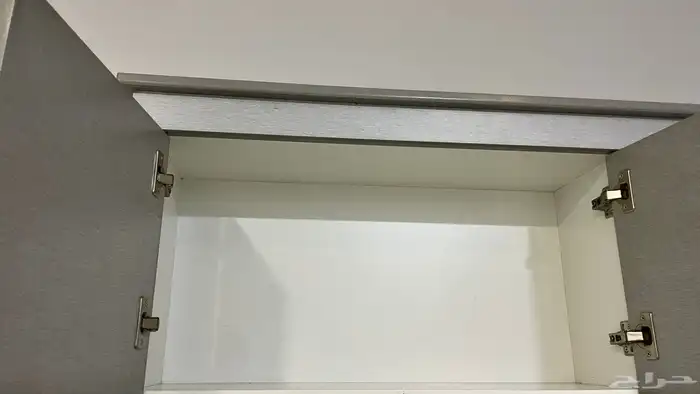 تسريحه للبيع ب 100   الادراج صعبة السحب 1