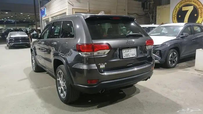 جيب شيروكي 2020 عداد 186000 لمتد 3