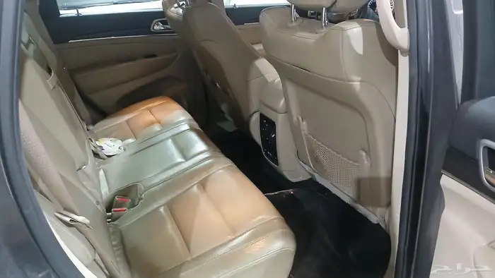 جيب شيروكي 2020 عداد 186000 لمتد 7