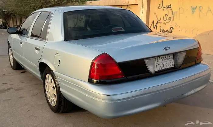 فورد كروان فكتوريا 4