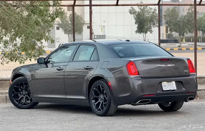 كرايزلر C300s موديل 2021 بحالة الوكاله شرط 6