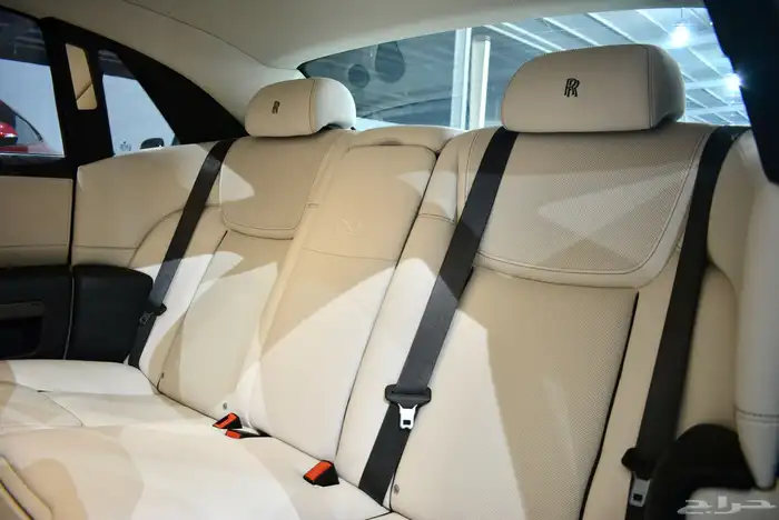 رولز رويس قوست 2019 بلاك بادج 16