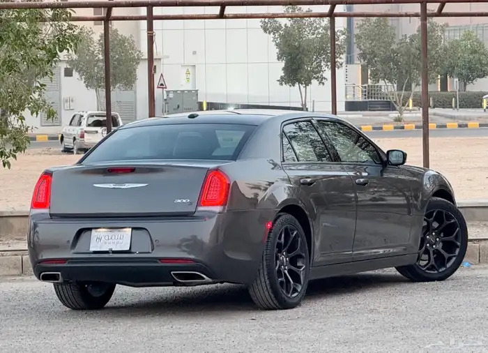كرايزلر C300s موديل 2021 بحالة الوكاله شرط 7