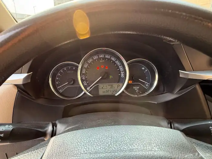 للبيع تايوتا كورولا 2016 8