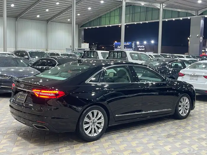 فورد توروس موديل2022 4