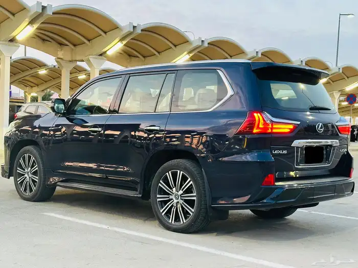 للبيع لكزس LX570s الموديل 2018 محركات وكاله السعر 225000 12