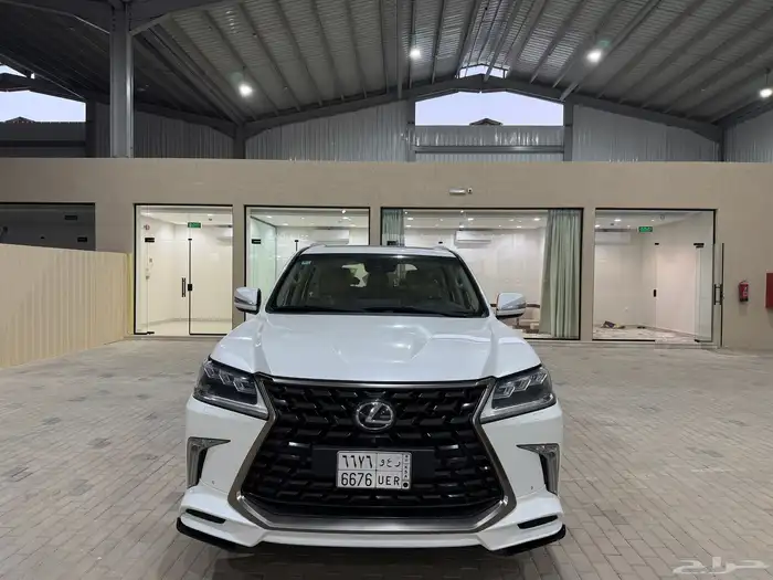 لكزس LX 570 2017 فل كامل DD بودي وكالة 4