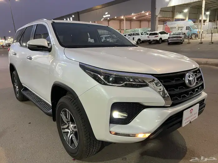 تويوتا فورتشنر 2023 VX1 سته سلندر 1