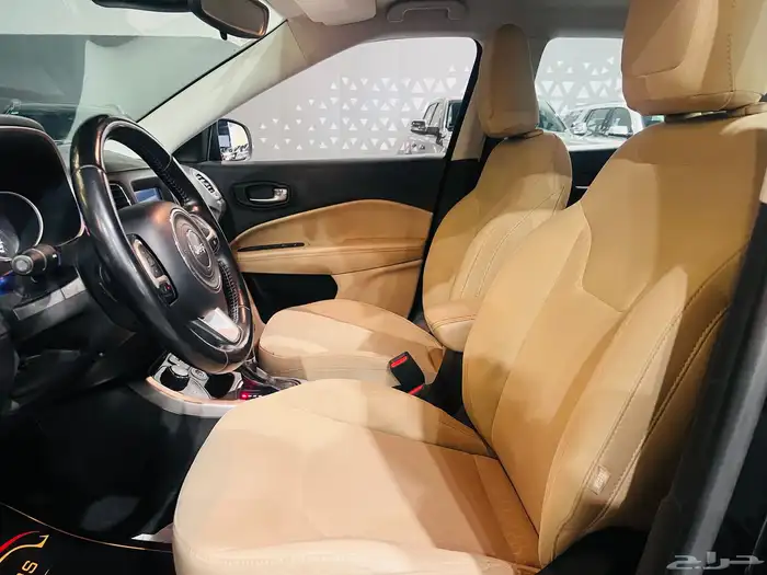 جيب شروكي 2019 ( بحالة ممتازة ) 4