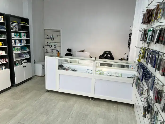 محل جوالات للتقبيل 3