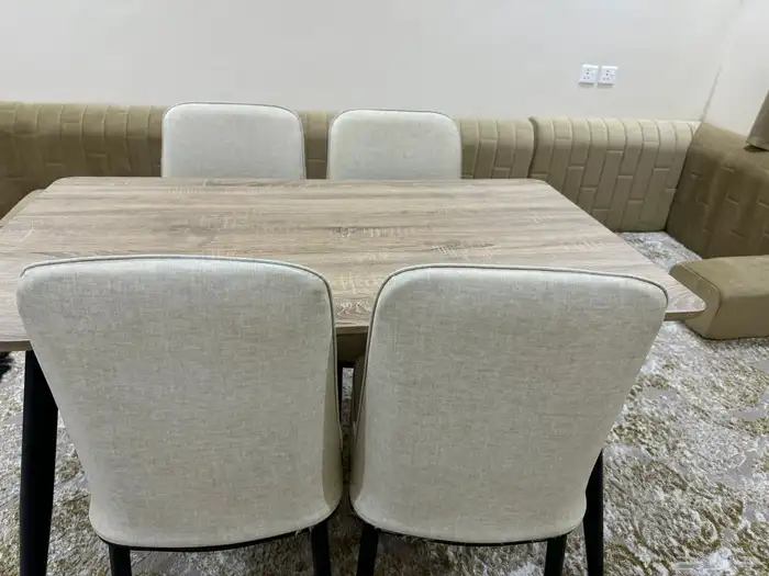 طاولة طعام 4 اشخاص 4