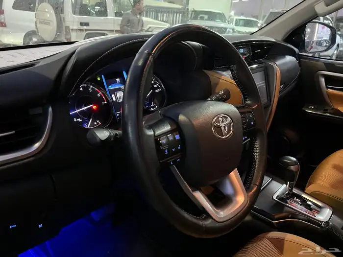 تويوتا فورتشنر 2023 VX1 سته سلندر 10