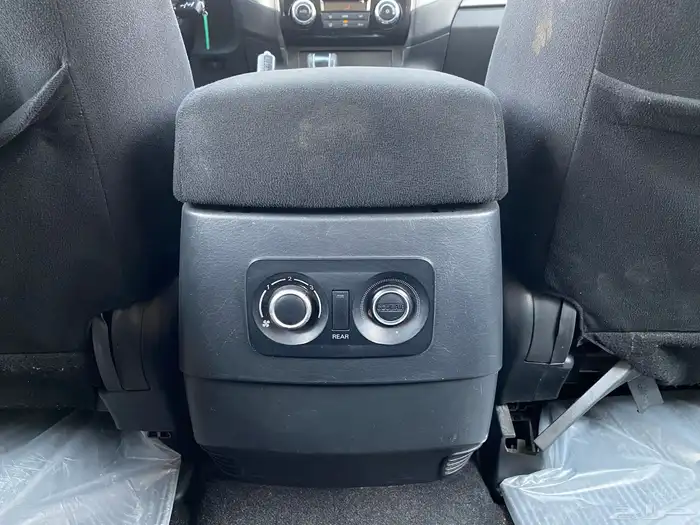 ميتسوبيشي باجيرو GLS 21