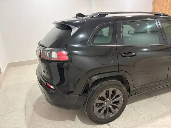 جيب شيروكي سبورت 2019 نظيف 15