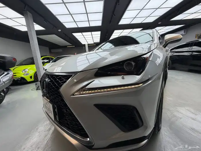 لكزس NX200 5