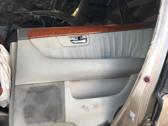 للبيع ديكورات ابواب لكزز سيدان 2004 3