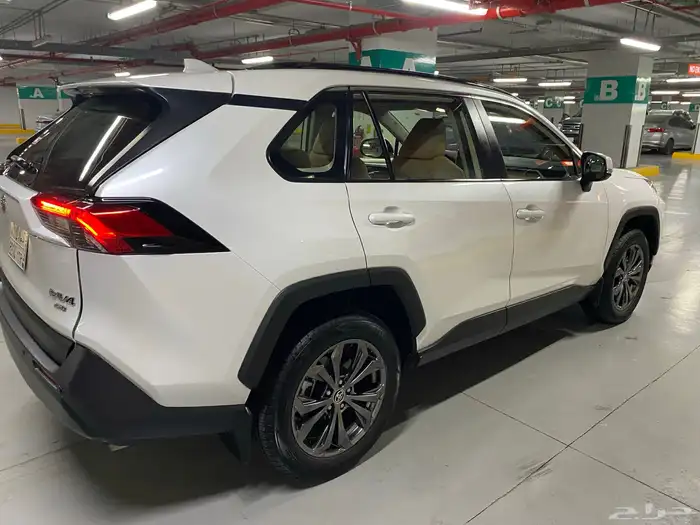 تويوتا راف فور فتحه 2023 مالك اول 4