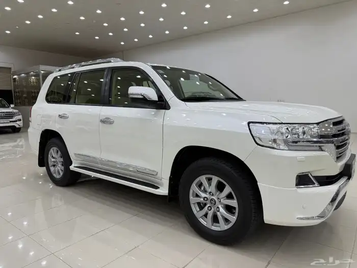 لاندكروزر 2018 GXR فل كامل 8 سلندر بنزين 5