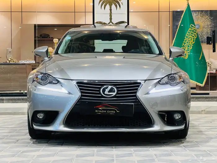 لكزس IS 350 فل كامل سعودي نظيف جدا 0