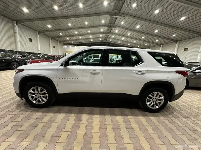 شيفورليه ترافيرس LS موديل 2018 نظيف 4