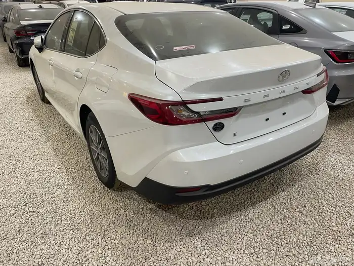 كامري استاندر 2025 سعودي ابيض - تيتانيوم 3