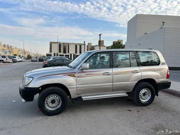 لاندكروزر صالون2001 مجدد قير عايدي اساس. 0