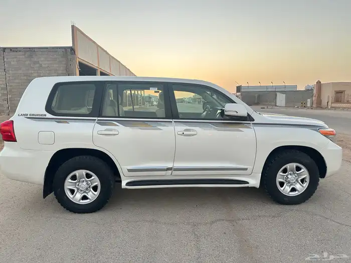 لاندكروزر هدد GX 2014 بريمي فتحه قير تماتيك شرط 7