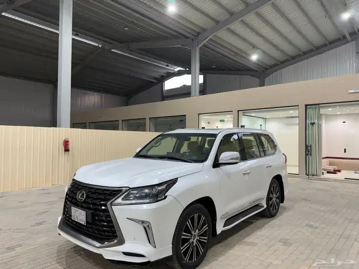 لكزس LX 570 2017 فل كامل DD بودي وكالة 1