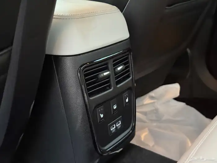 كرايزلر C300s موديل 2021 بحالة الوكاله شرط 30