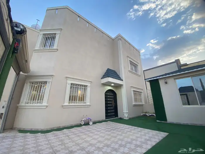 دور و 4 شقق للبيع 0