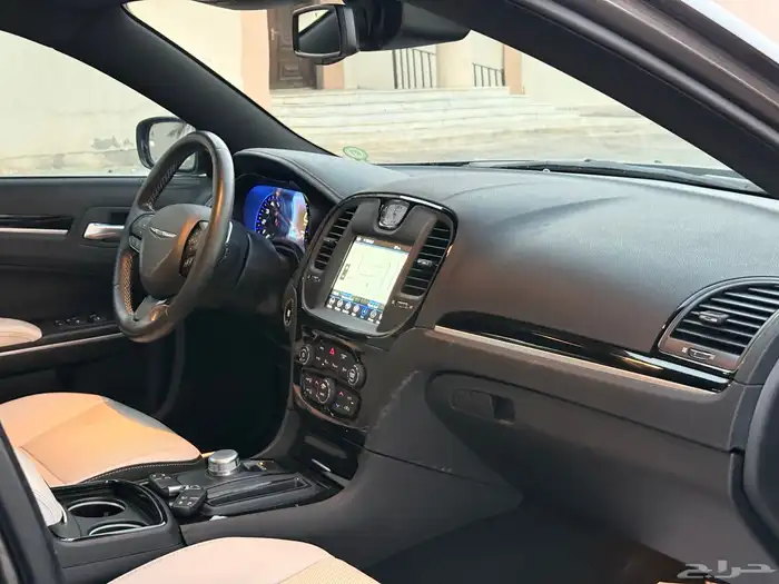 كرايزلر C300s موديل 2021 بحالة الوكاله شرط 20
