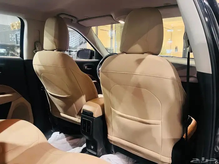 جيب شروكي 2019 ( بحالة ممتازة ) 8